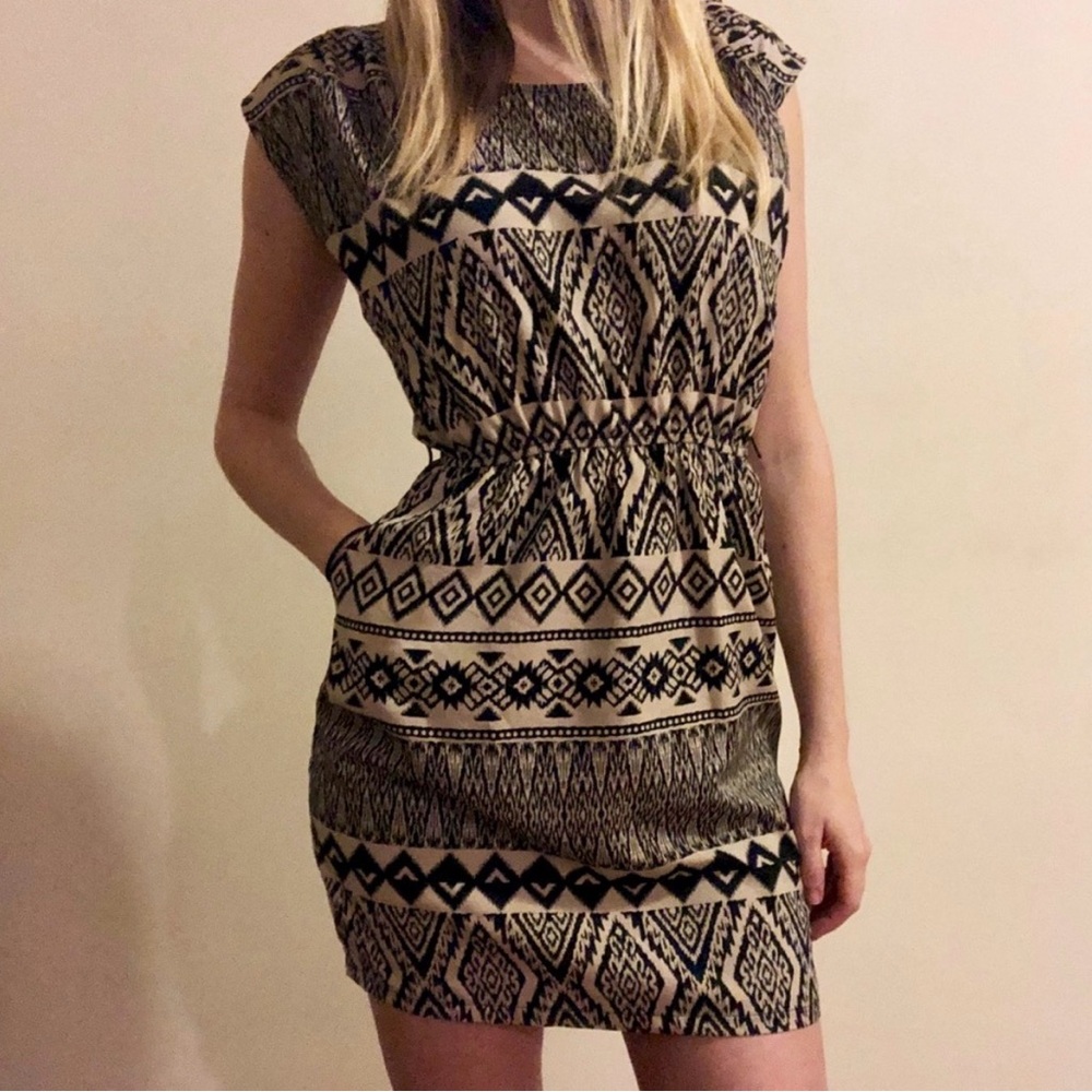 Geometric Print Cap Sleeve Dress
